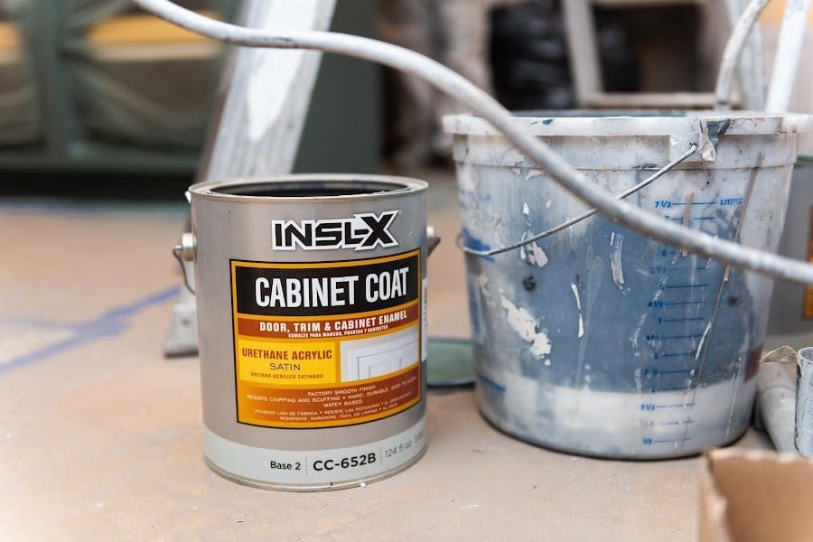 paint cabinets
