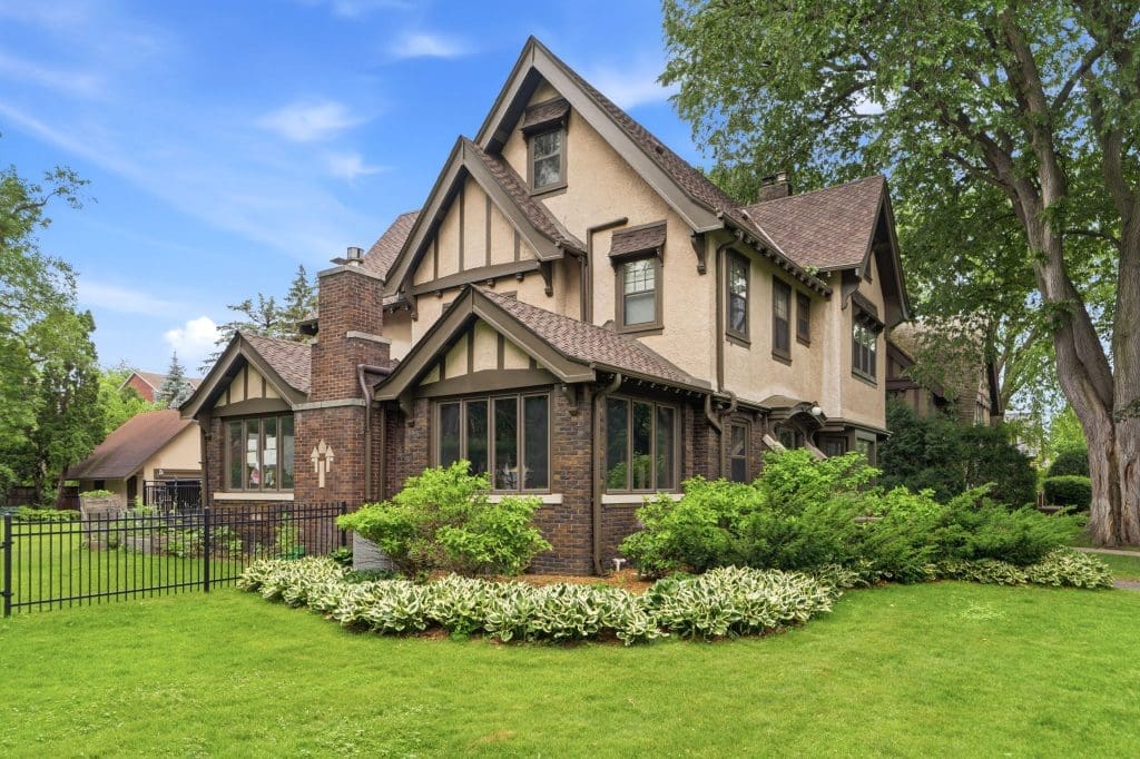 Historic exterior painting in Summit Hill, St. Paul