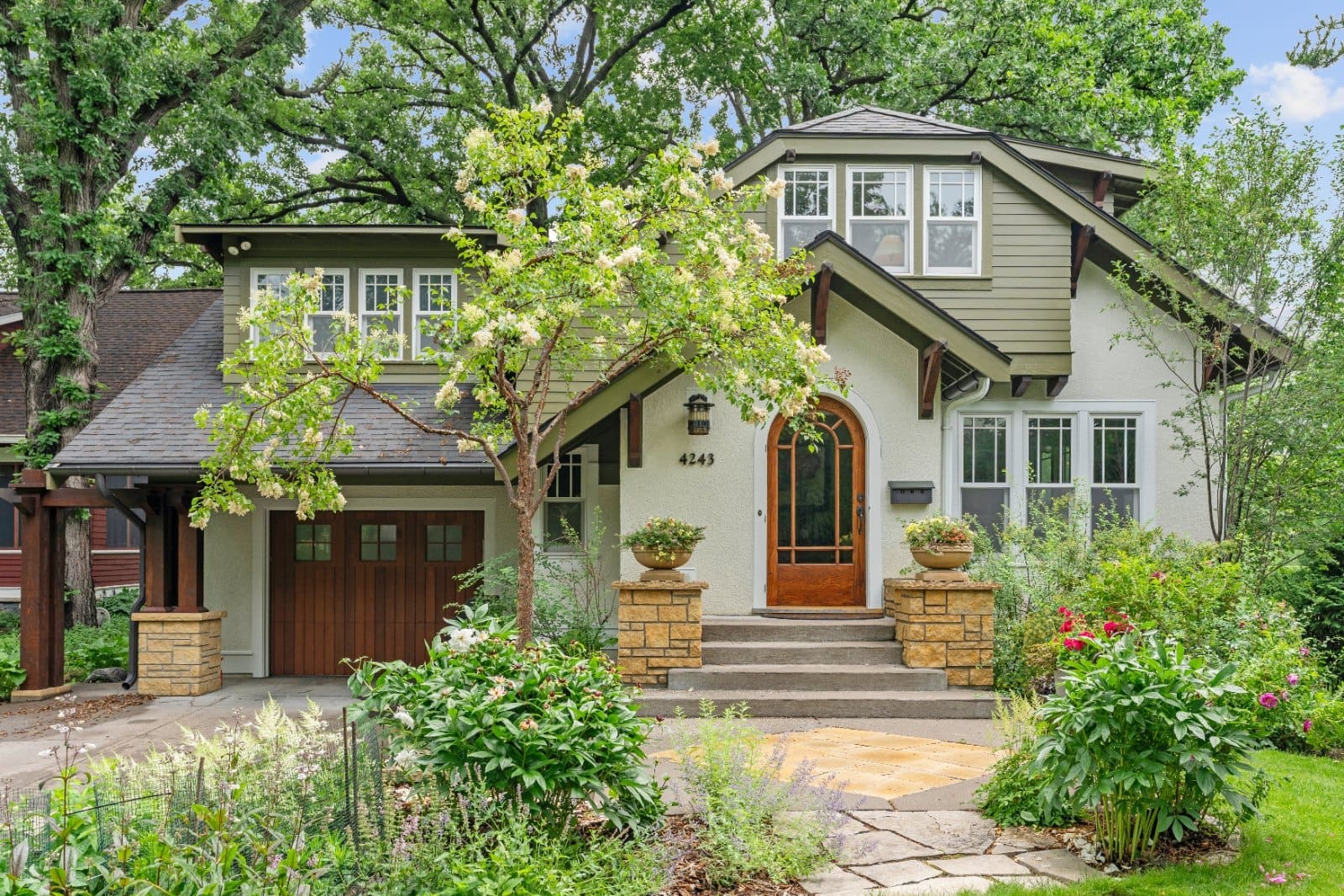 Stucco home in Morningside, Edina