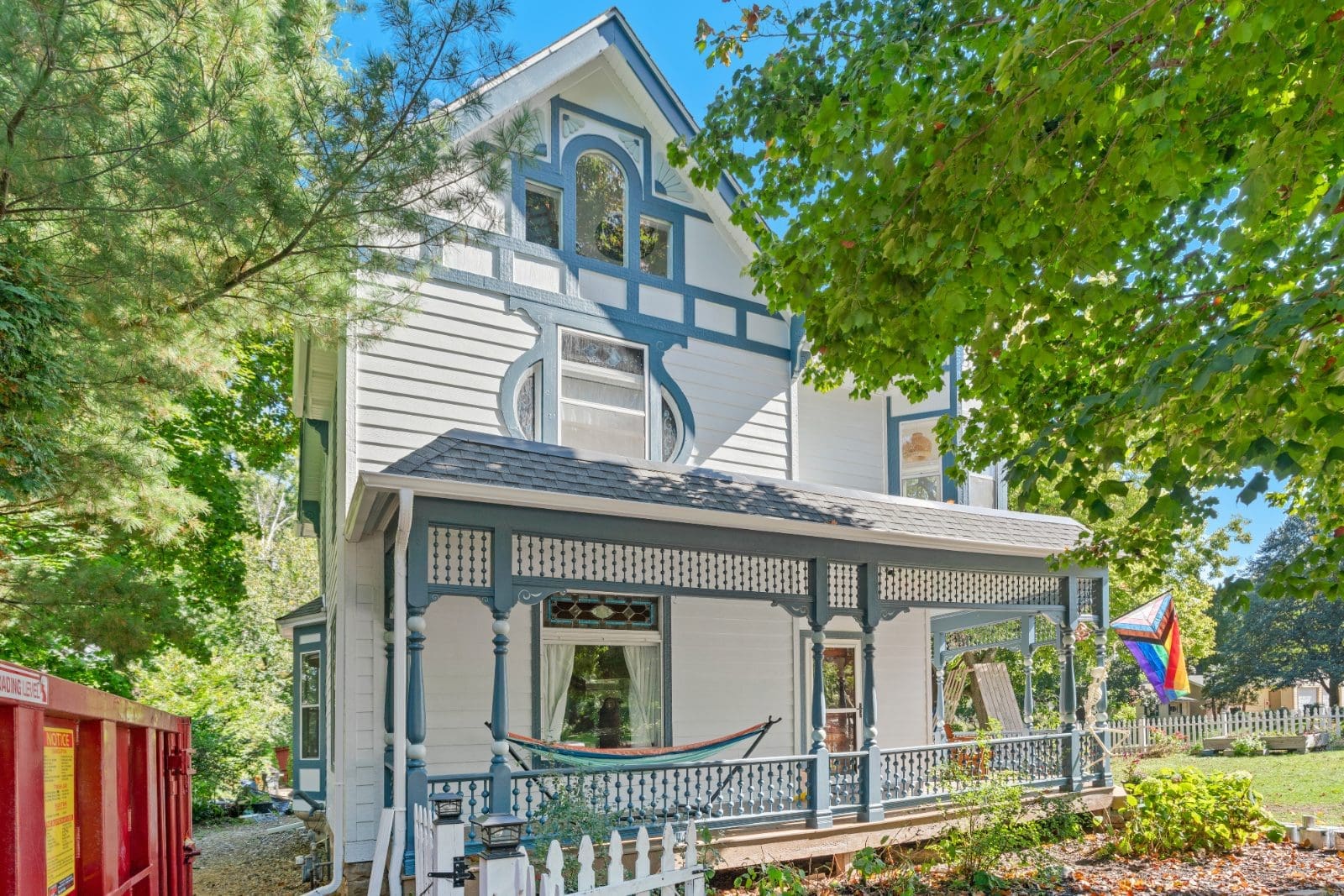Victorian with new siding and paint painted by Paris Painting in Stillwater, MN